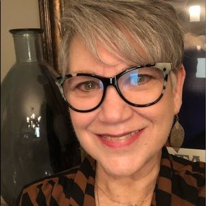 Meet your Posher, Debra